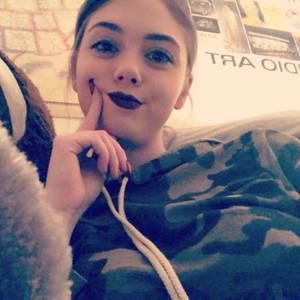 Meet your Posher, Olivia